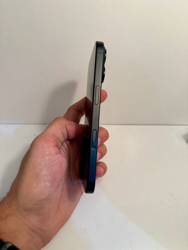 iPhone 16 128GB Preto