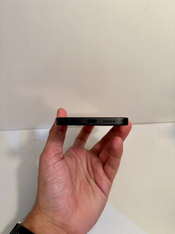 iPhone 16 128GB Preto