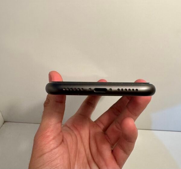 iPhone 11 128GB Preto