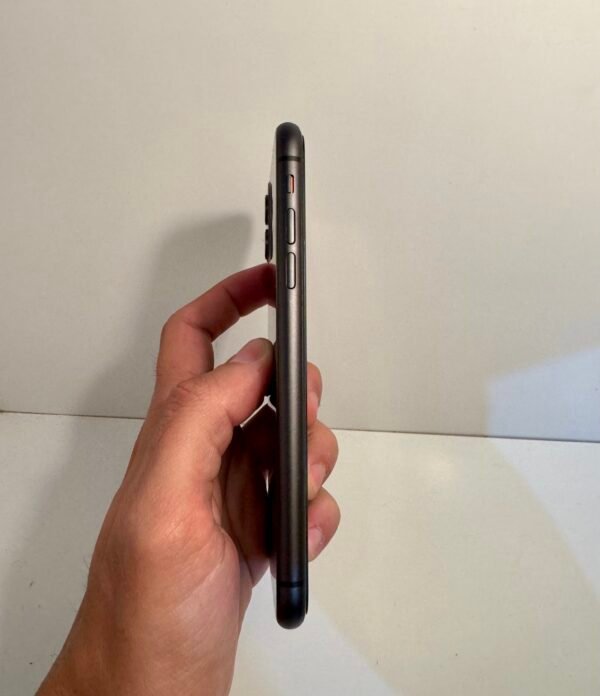 iPhone 11 128GB Preto
