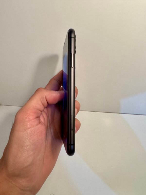 iPhone 11 128GB Preto